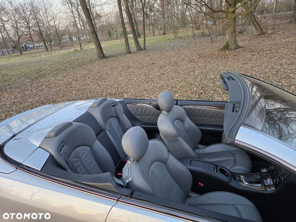 Mercedes-Benz CLK - 7