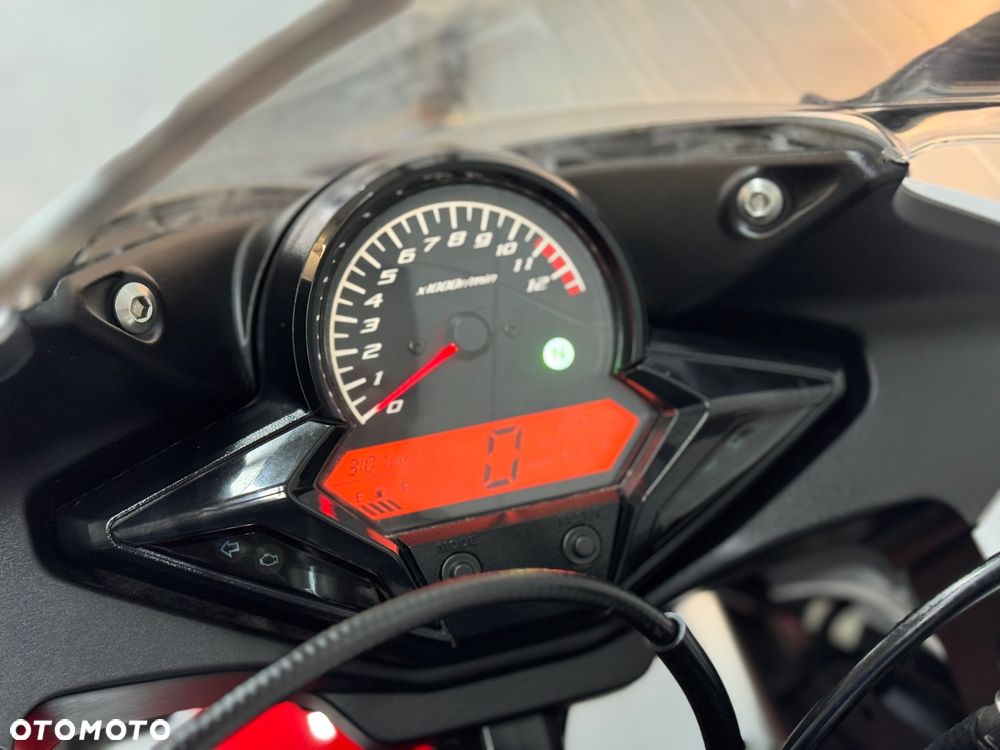 Honda CBR - 25
