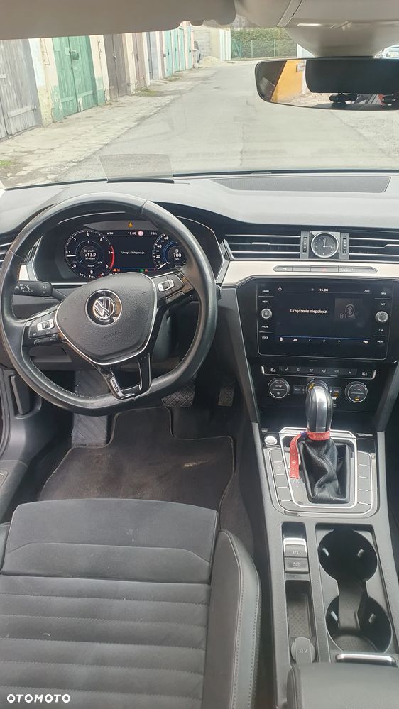 Volkswagen Passat Variant 2.0 TDI SCR 4Motion DSG Highline - 11