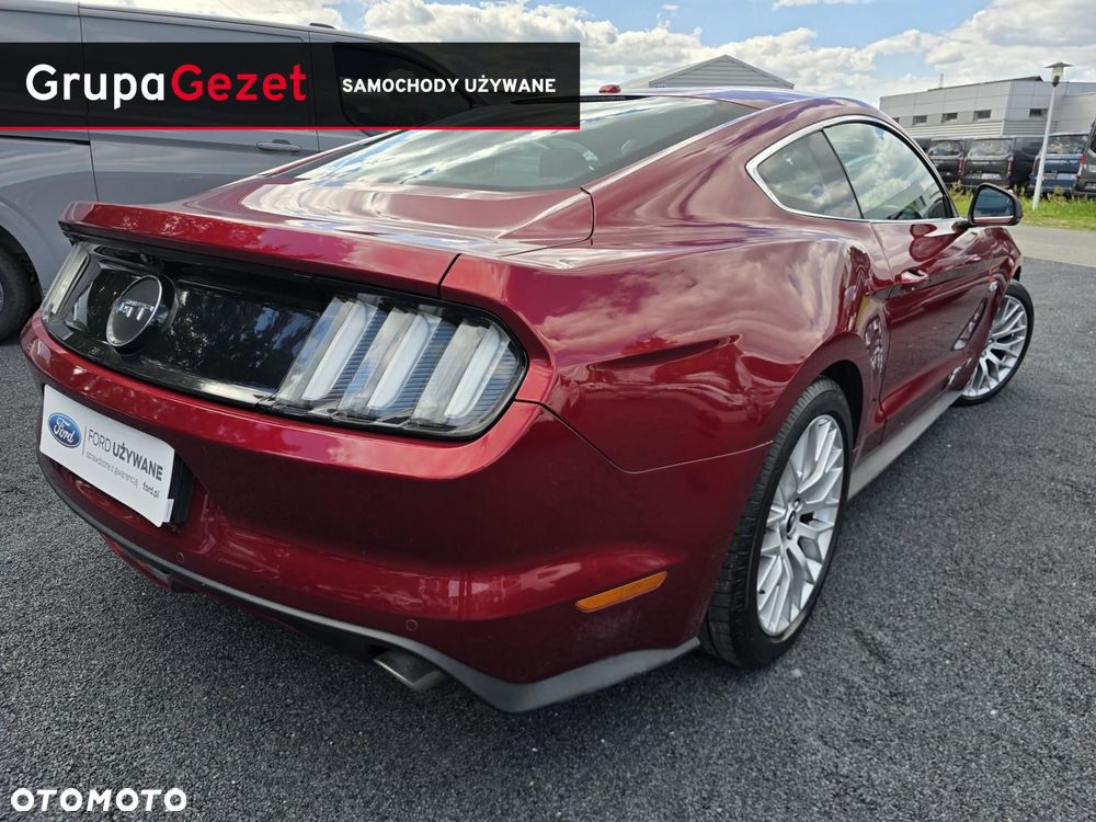 Ford Mustang - 4