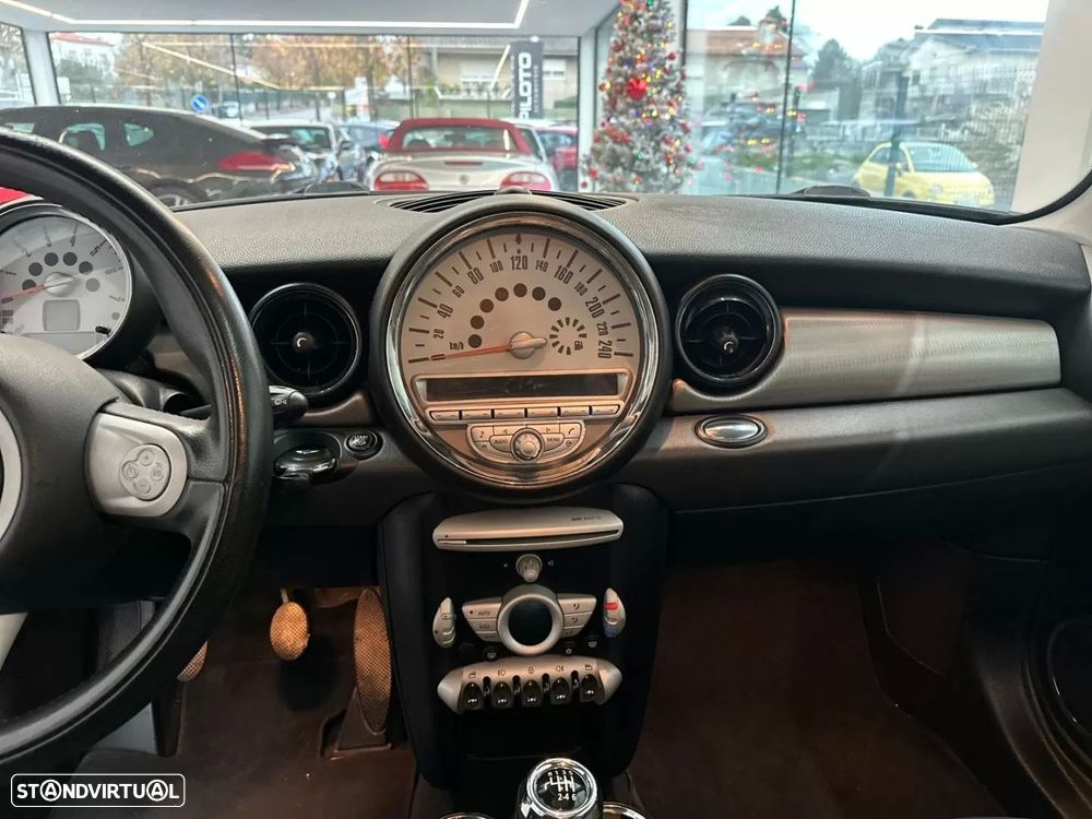 MINI 3 Portas Cooper D - 9