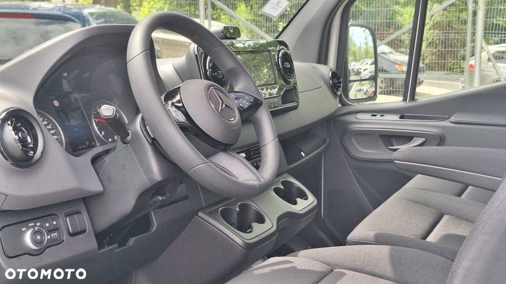 Mercedes-Benz Sprinter - 3