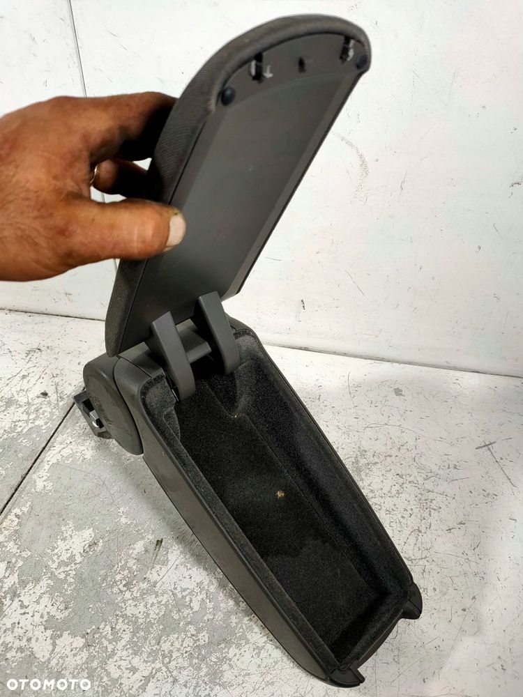 podłokietnik audi a4 b6 kombi sedan 8e0864207d czarny soul welur - 3