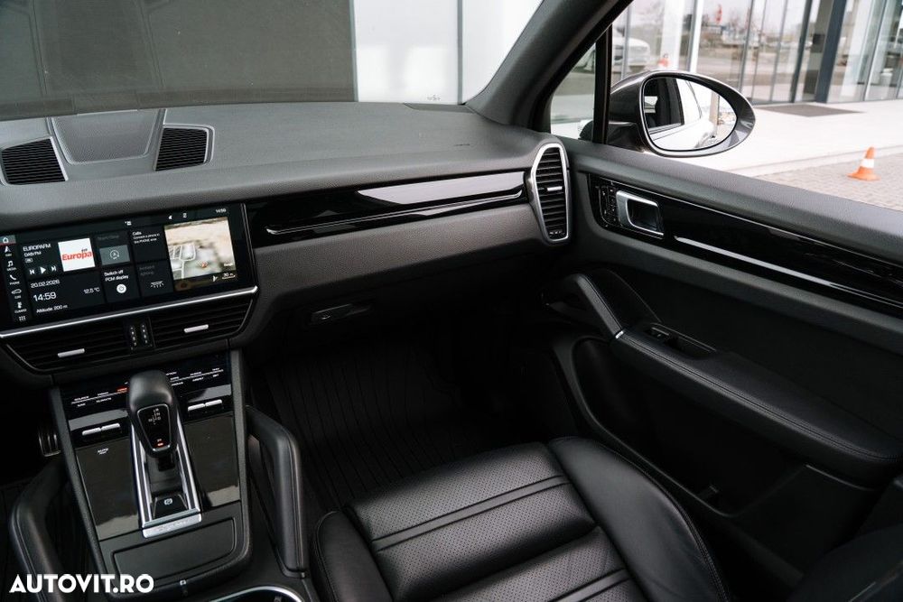 Porsche Cayenne - 18