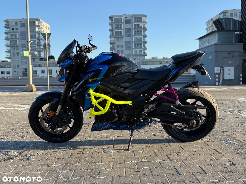 Suzuki GSX - 5