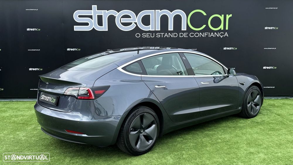 Tesla Model 3 - 7