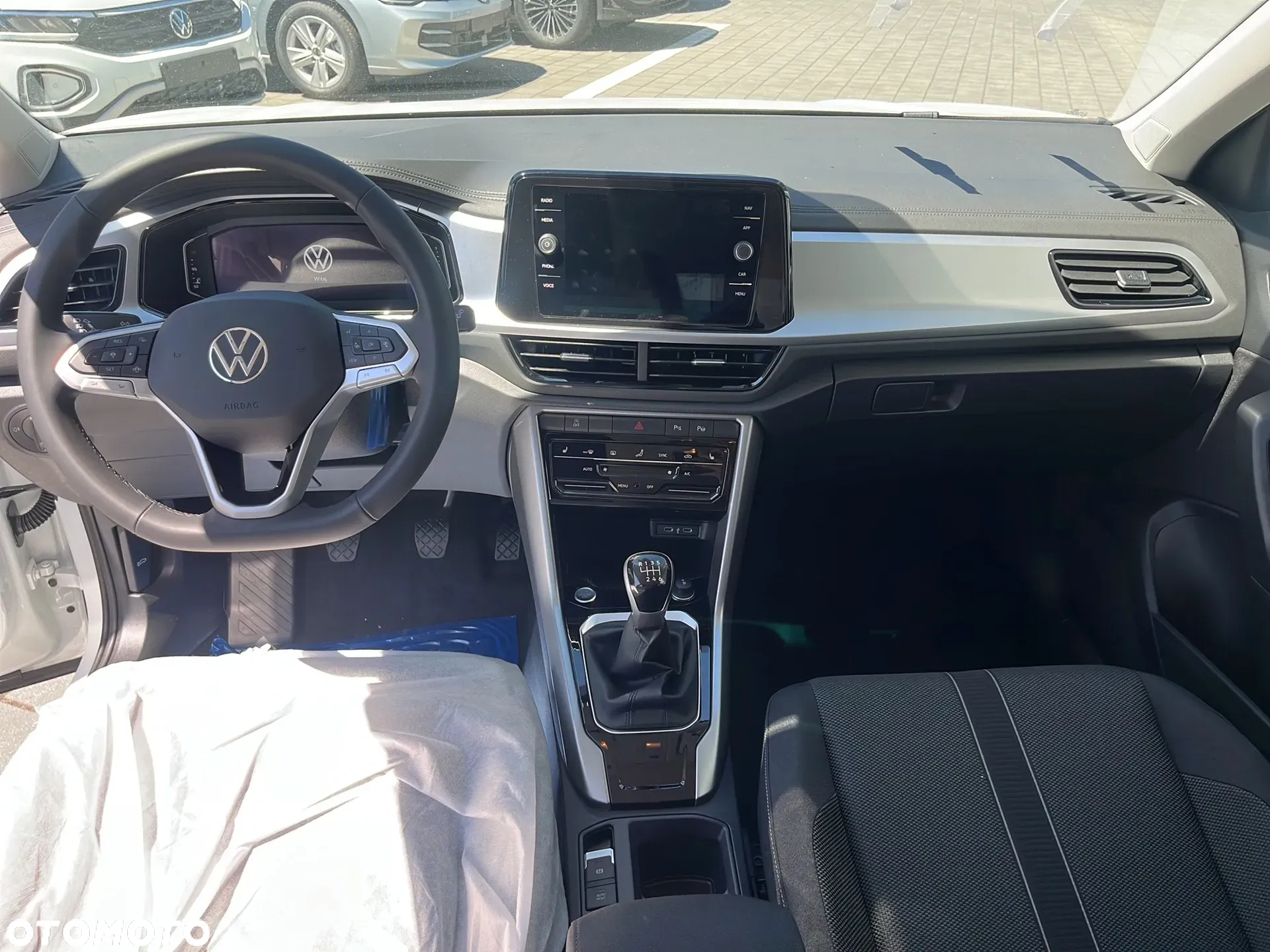 Volkswagen T-Roc - 11