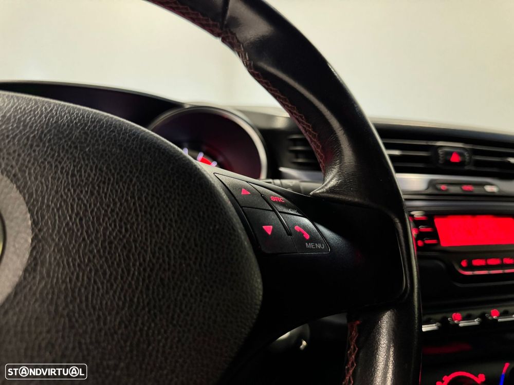 Alfa Romeo Giulietta 1.6 JTDm Distinctive - 37
