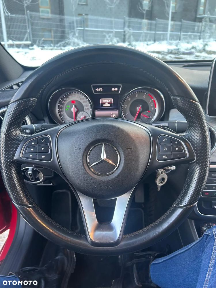 Mercedes-Benz CLA 180 7G-DCT - 6