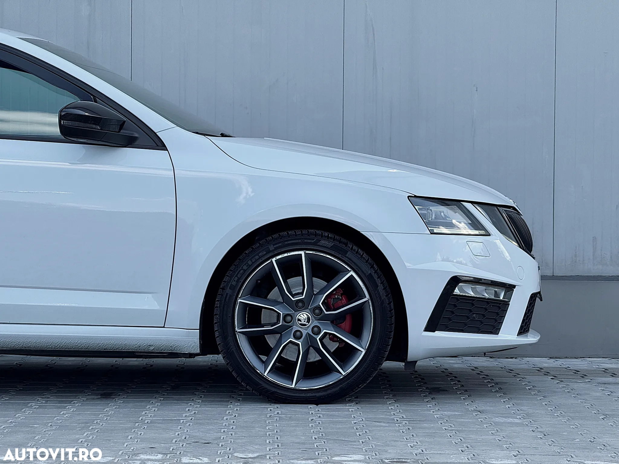 Skoda Octavia 2.0 TDI DSG RS - 38