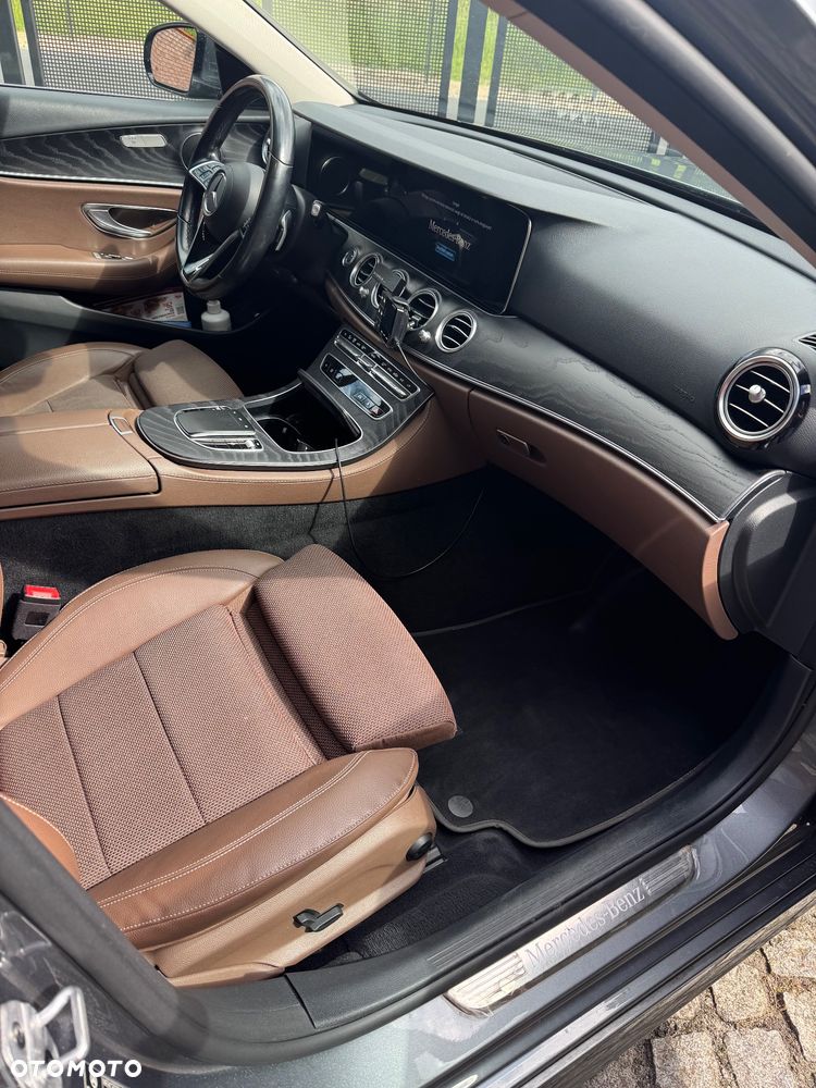 Mercedes-Benz Klasa E 200 4-Matic AMG - 10