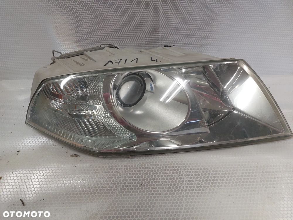 . LAMPA PRZOD PRZEDNIA PRAWA SKODA OCTAVIA 2