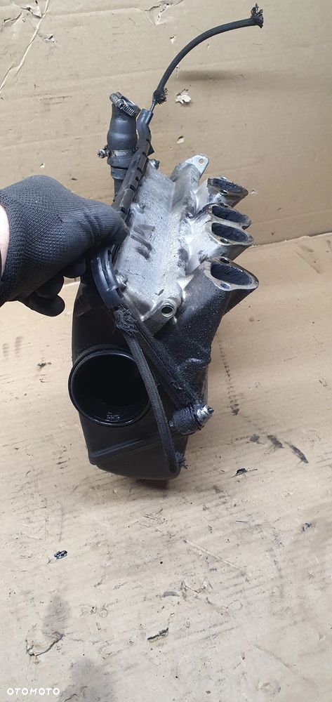 Kolektor ssący obudowa filtra VW Polo 6N2 1.9 SDI 028129037D 028129713M - 5