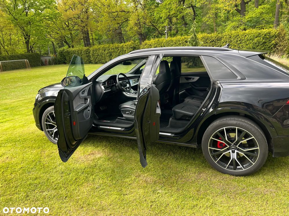 Audi SQ8 - 8