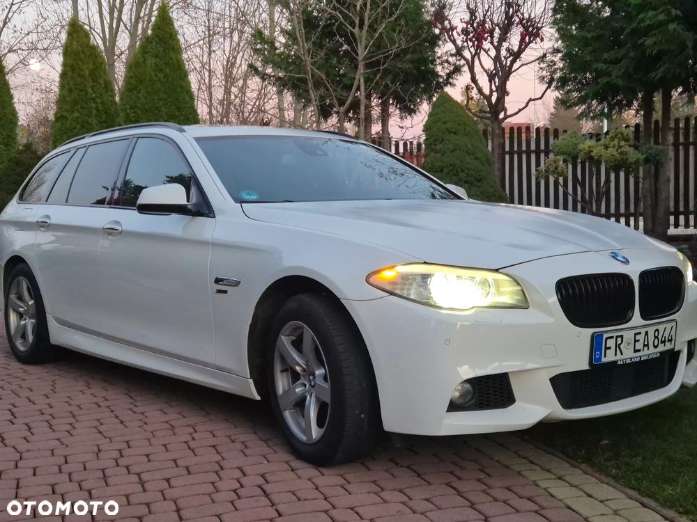 BMW Seria 5 525d xDrive - 11