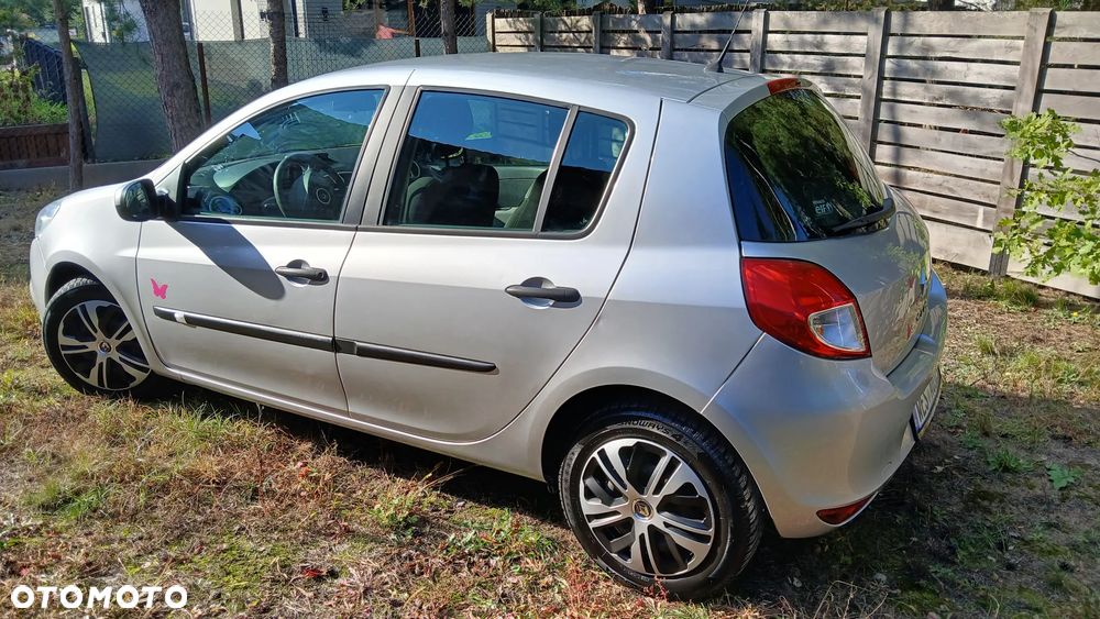 Renault Clio 1.2 16V 75 Dynamique - 9