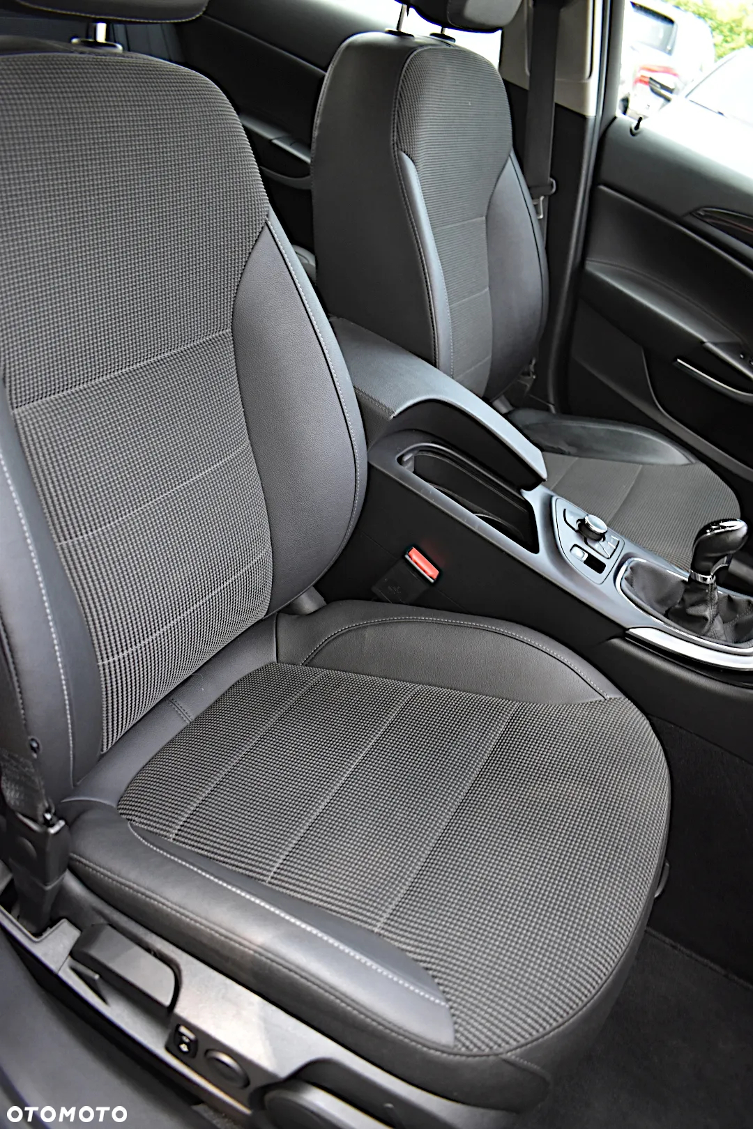 Opel Insignia - 35