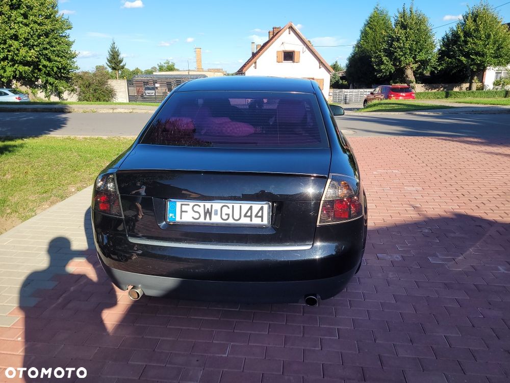 Audi A4 Limousine - 4