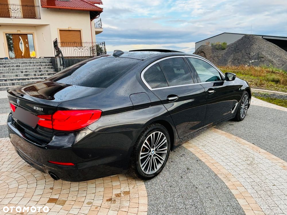 BMW Seria 5 530i xDrive Sport Line sport - 4