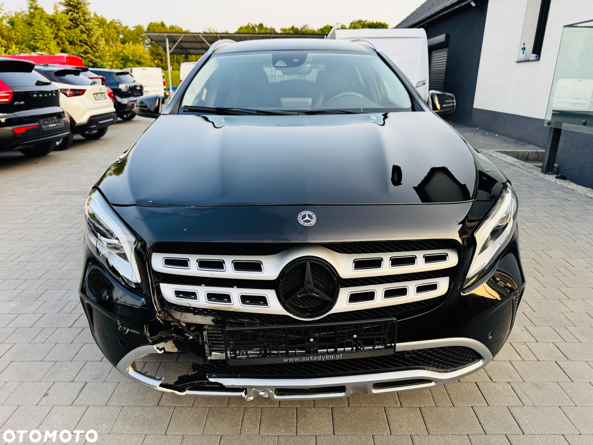 Mercedes-Benz GLA 180 7G-DCT UrbanStyle Edition - 4