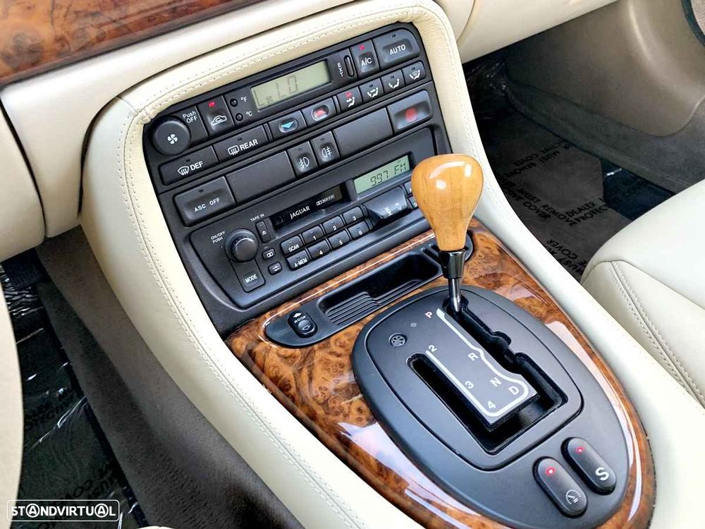 Jaguar XK XK8 4.0 Convertible Classic - 18