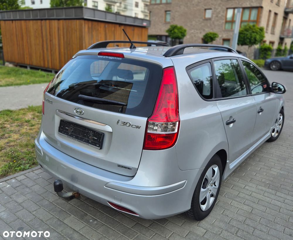 Hyundai i30 1.6 CRDi Seasons - 4
