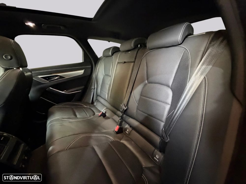 Jaguar XF 2.0 D200 R-Dynamic S AWD Aut. — fotografia 35