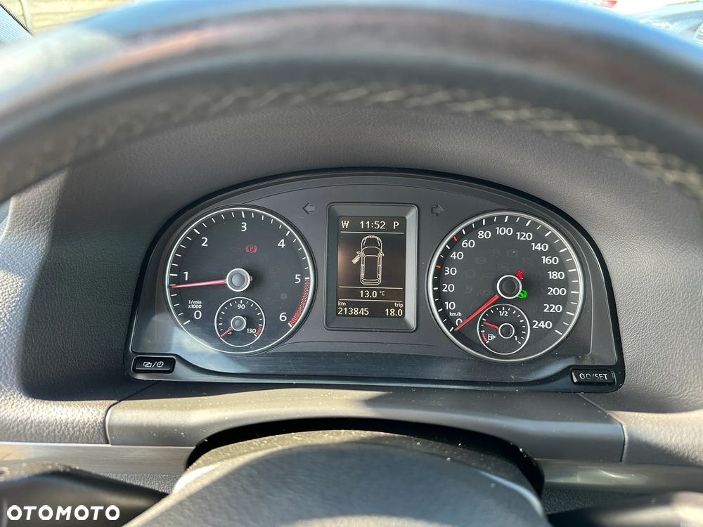 Volkswagen Touran - 9