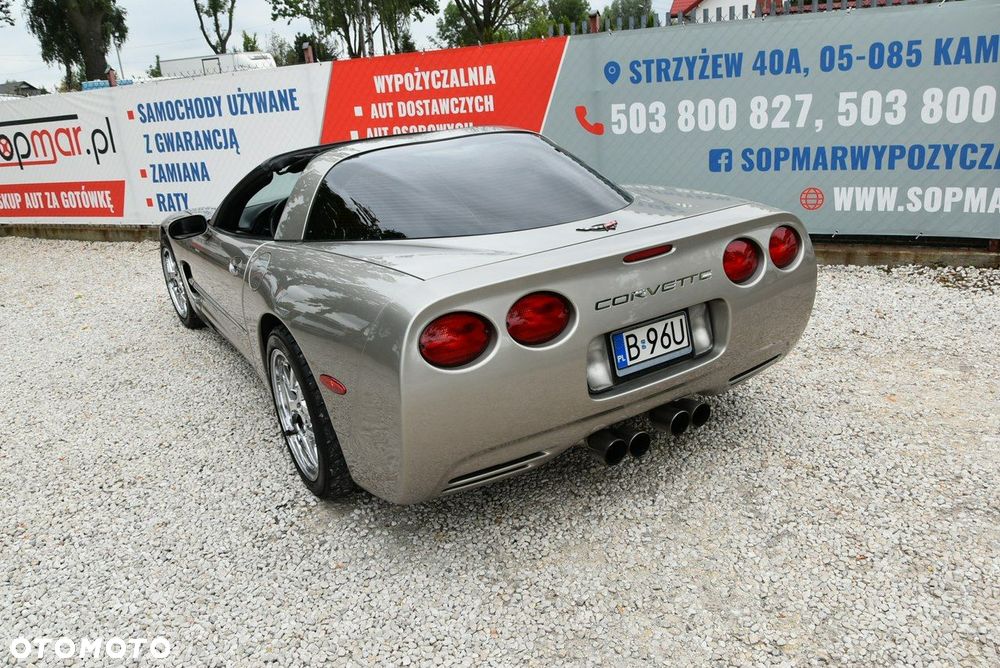 Chevrolet Corvette - 23