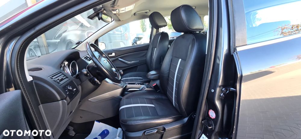 Ford Kuga 2.0 TDCi 2x4 Titanium - 28