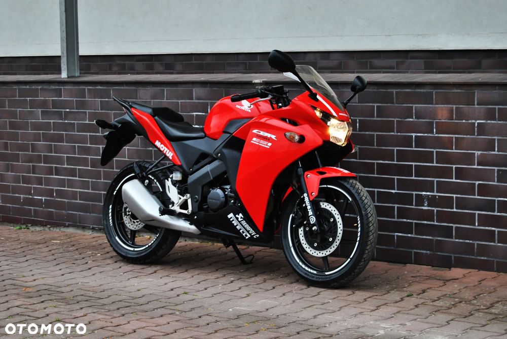 Honda CBR - 1