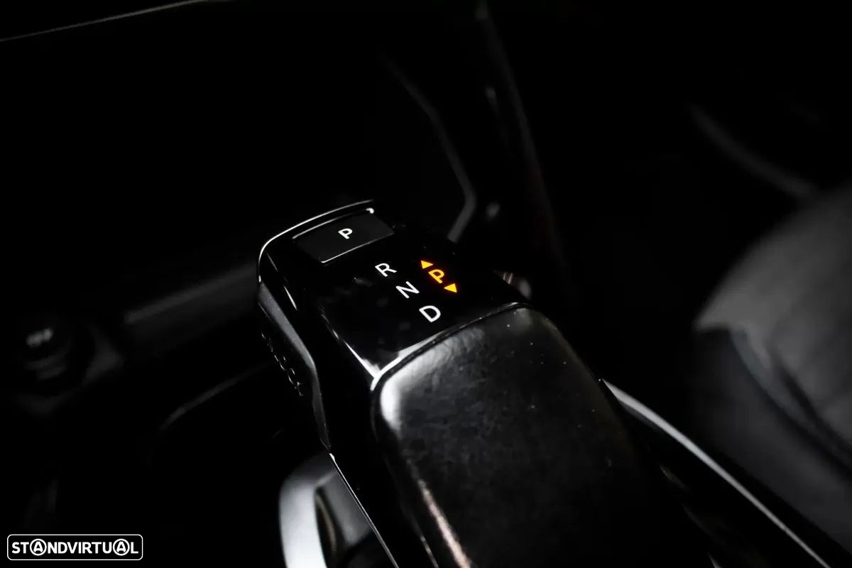 Peugeot 208 1.2 PureTech Allure EAT8 - 22