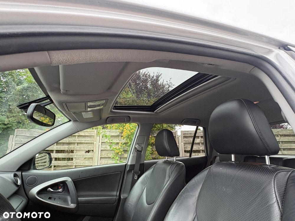 Toyota RAV4 2.2 D-4D Sol 180 - 13
