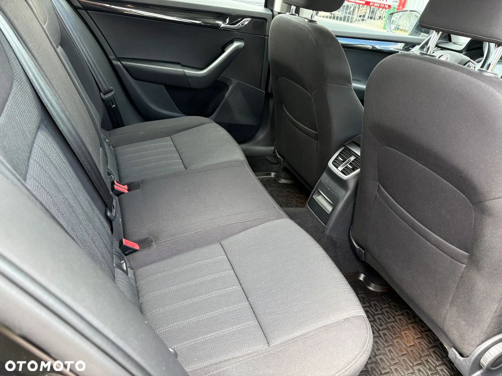 Skoda Octavia 2.0 TDI SCR Style DSG - 24