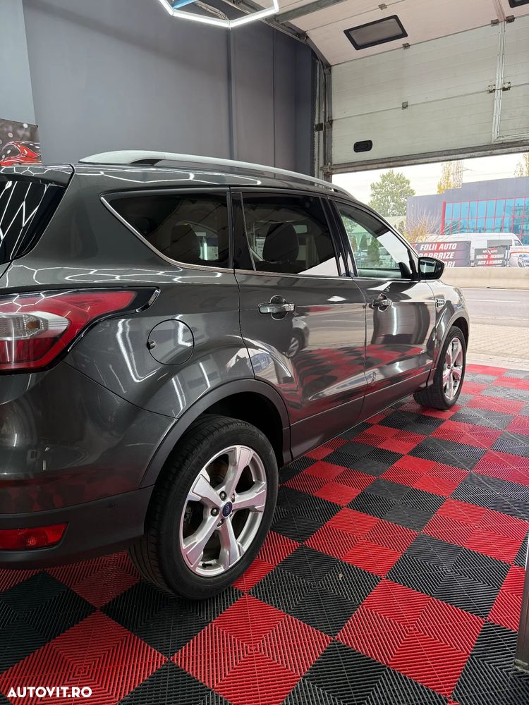 Ford Kuga 2.0 TDCi 4WD Powershift Titanium - 6