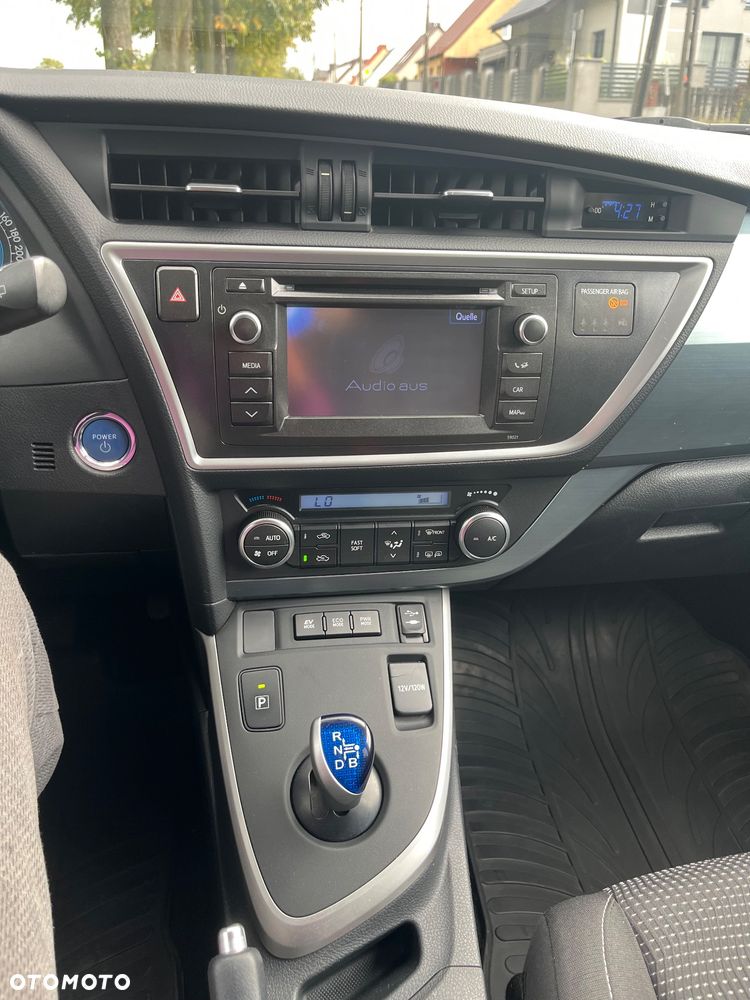 Toyota Auris 1.8 HSD Luna - 24