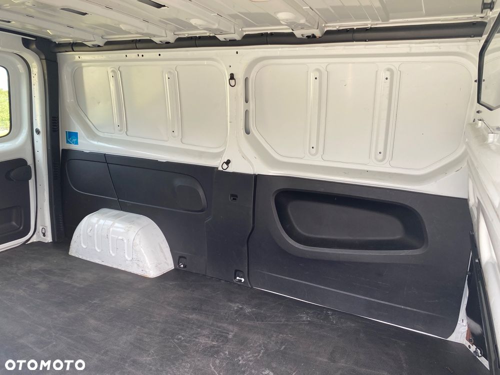 Renault Trafik - 12