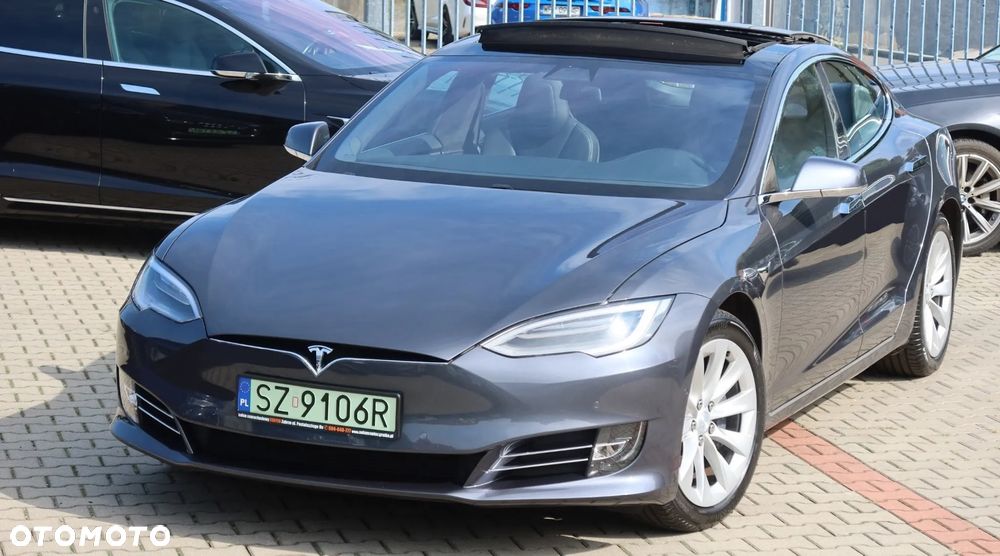 Tesla Model S - 27