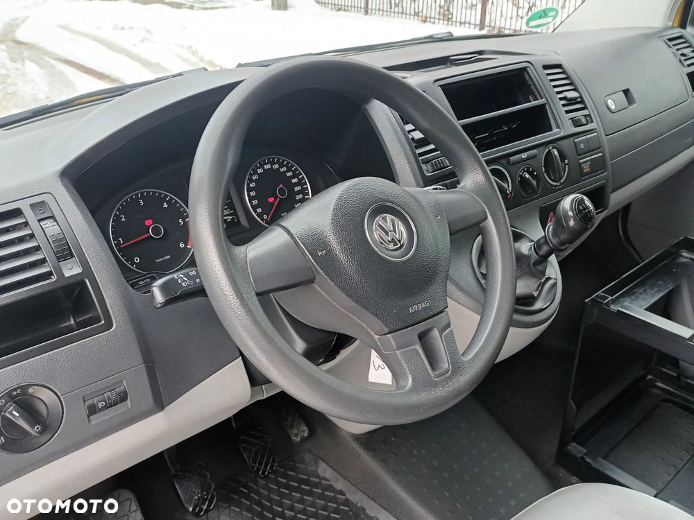 Volkswagen Transporter - 22