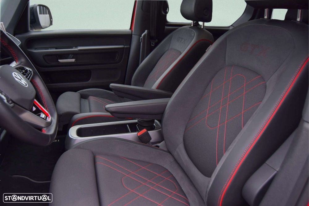 VW ID.Buzz 84 kWh GTX 4Motion - 41