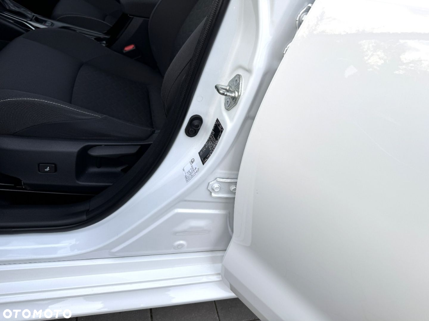 Toyota Corolla 1.8 Hybrid Active - 32