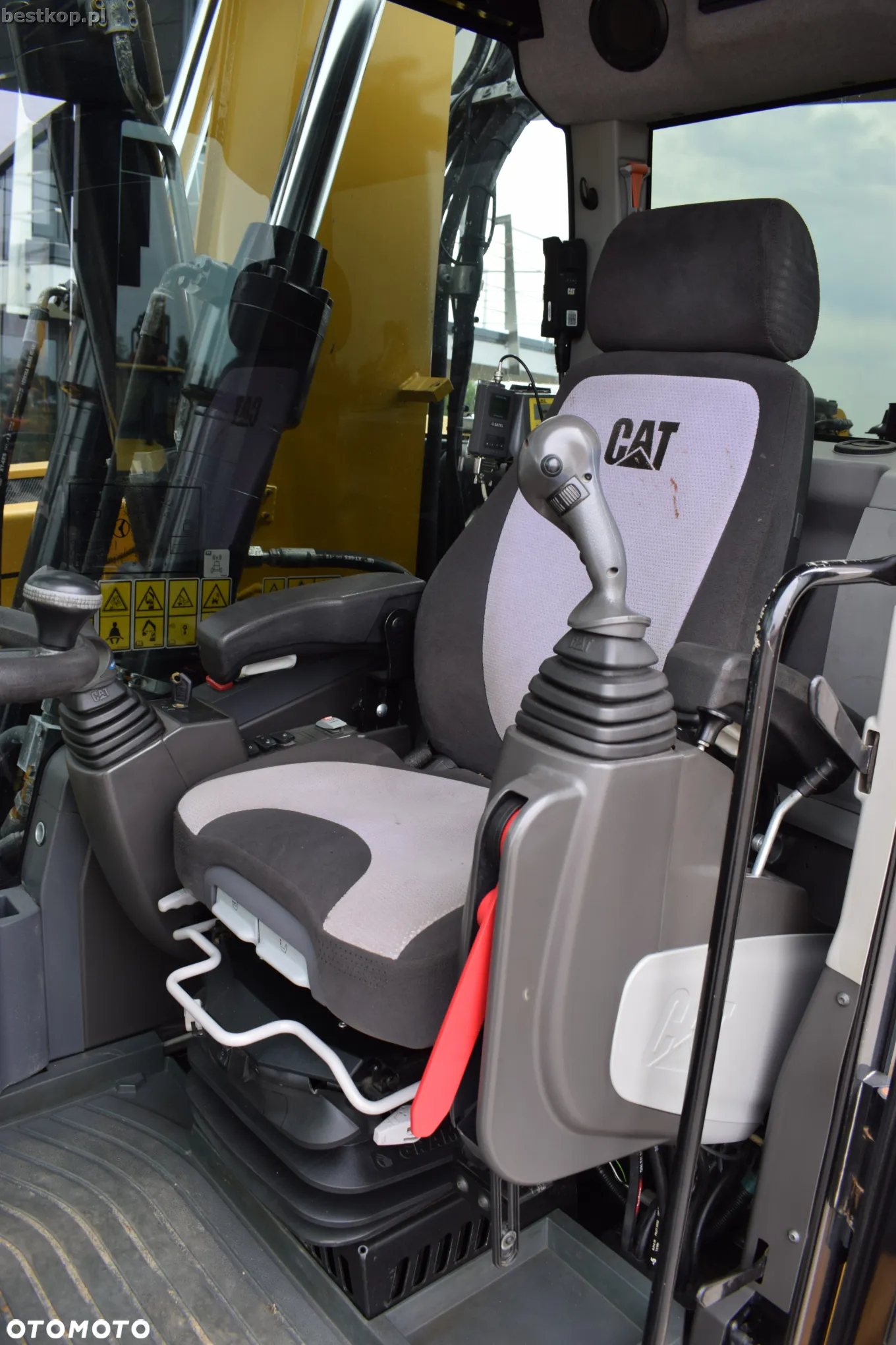 Caterpillar M318F CAT - 27