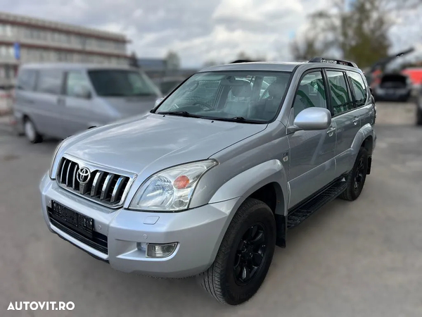 Dezmembrari / Dezmembrez TOYOTA LAND CRUSIER