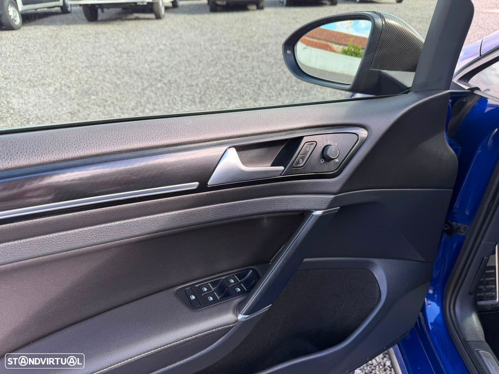 VW Golf R 4Motion (BlueMotion ) DSG - 23
