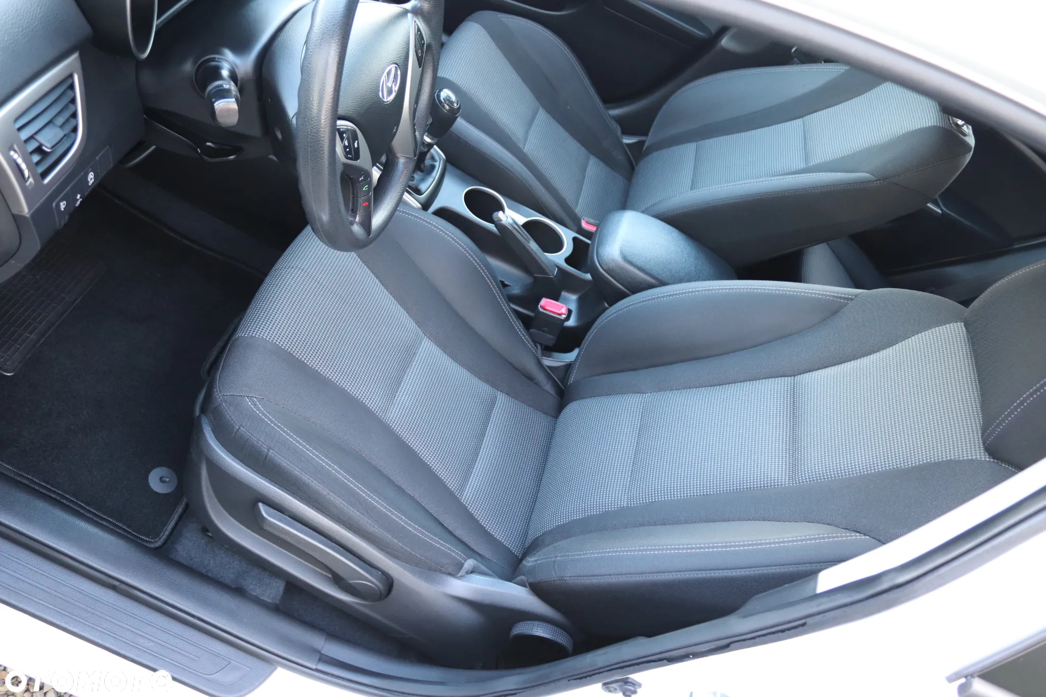 Hyundai i30 blue 1.4 Trend - 33