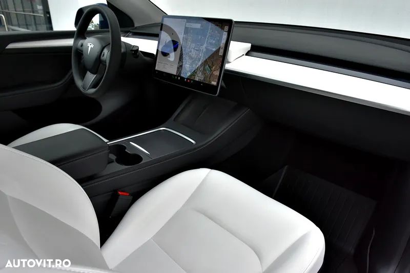 Tesla Model Y Long Range Dual Motor AWD - 21