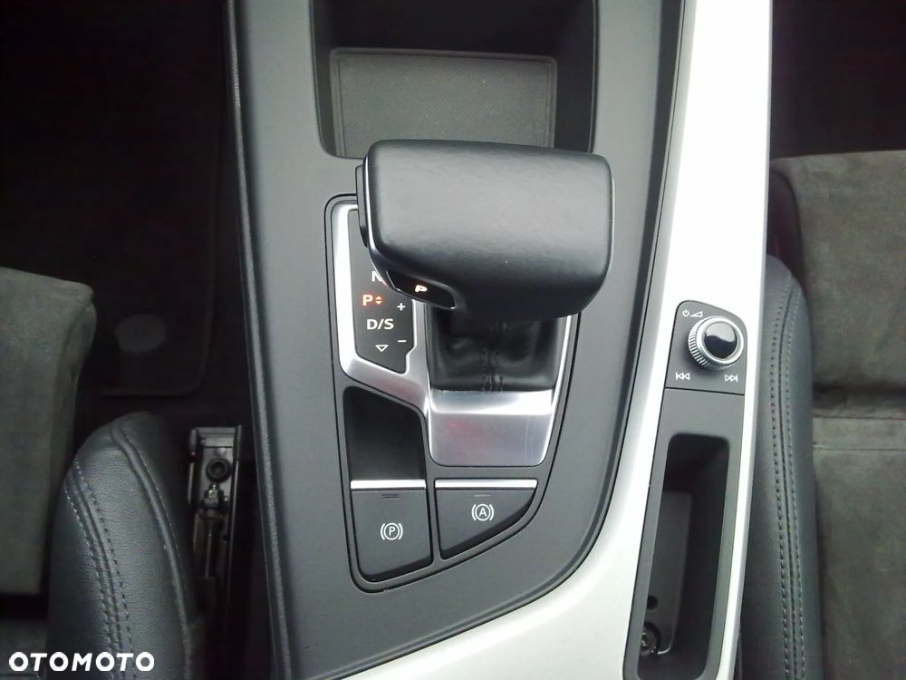 Audi A4 Avant 35 TDI S tronic S line - 33