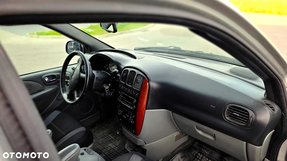 Chrysler Grand Voyager 2.8 CRD Automatik Limited - 10
