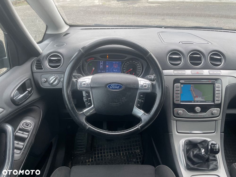 Ford S-Max - 12