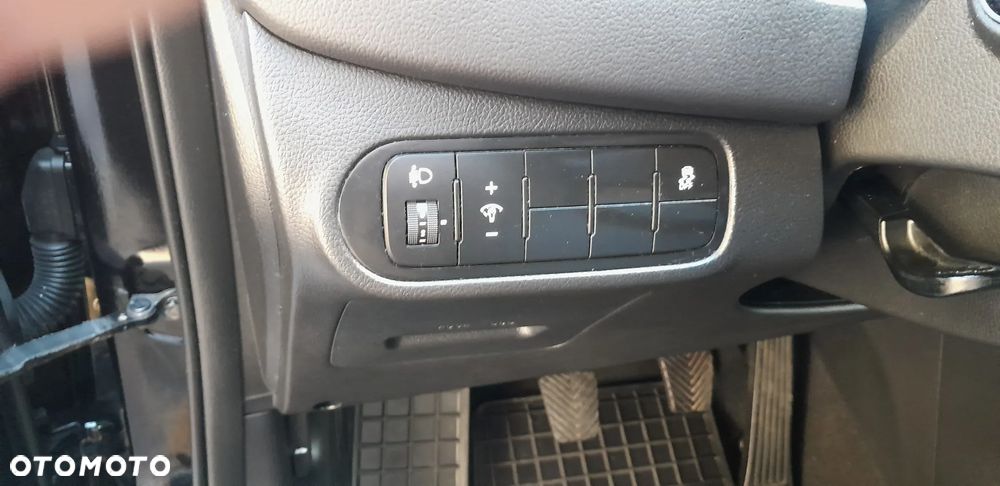Kia Carens 1.7 CRDi M EU6 - 28